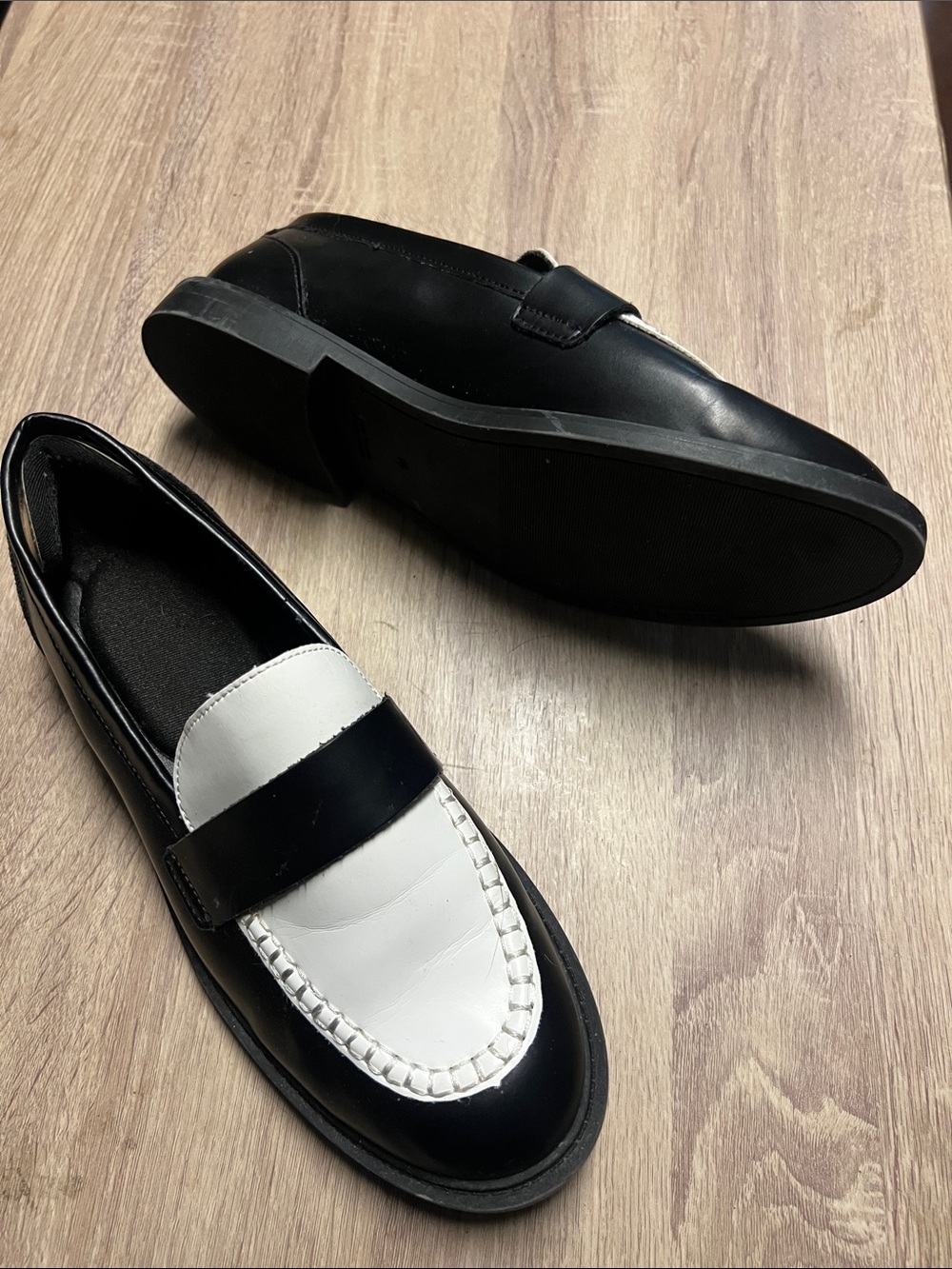 Old Navy Black and White Women's Leather Penny Loafers